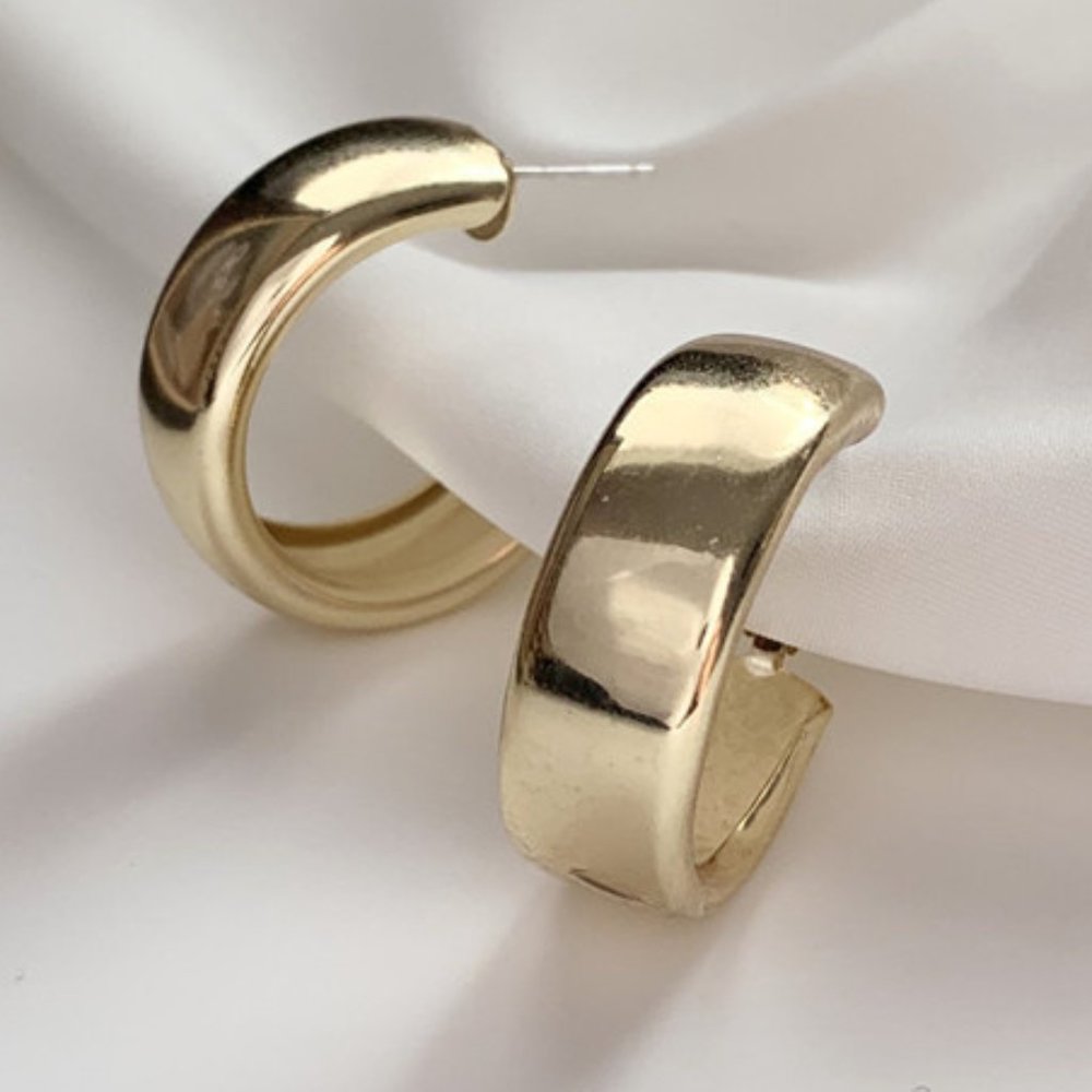 Minimalist Brand Hoop Circle Earring Woman ZB107570301AZ